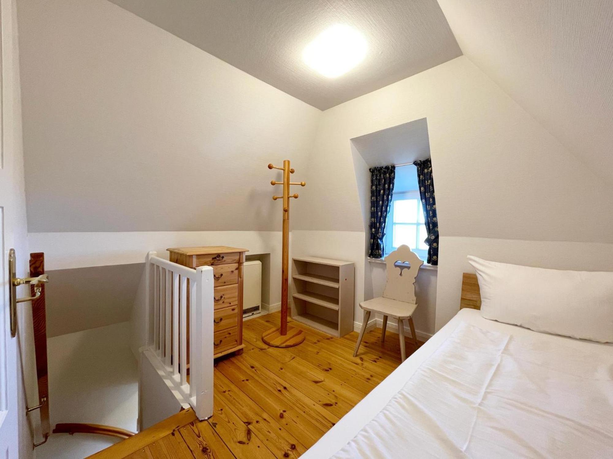 Ferienhaus Reetdachhäuschen Lütt In *
