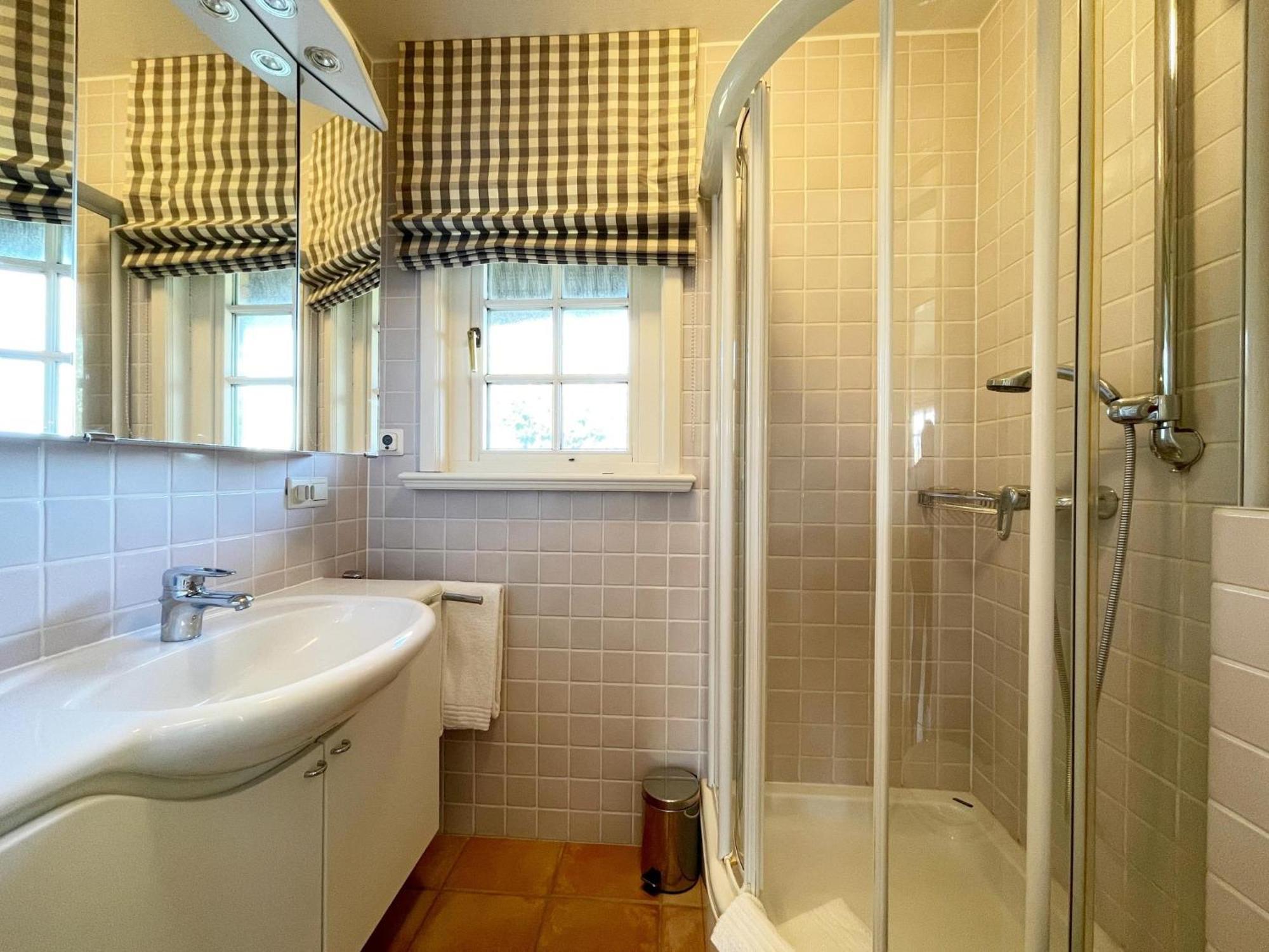 Reetdachhäuschen Lütt In Ferienhaus *